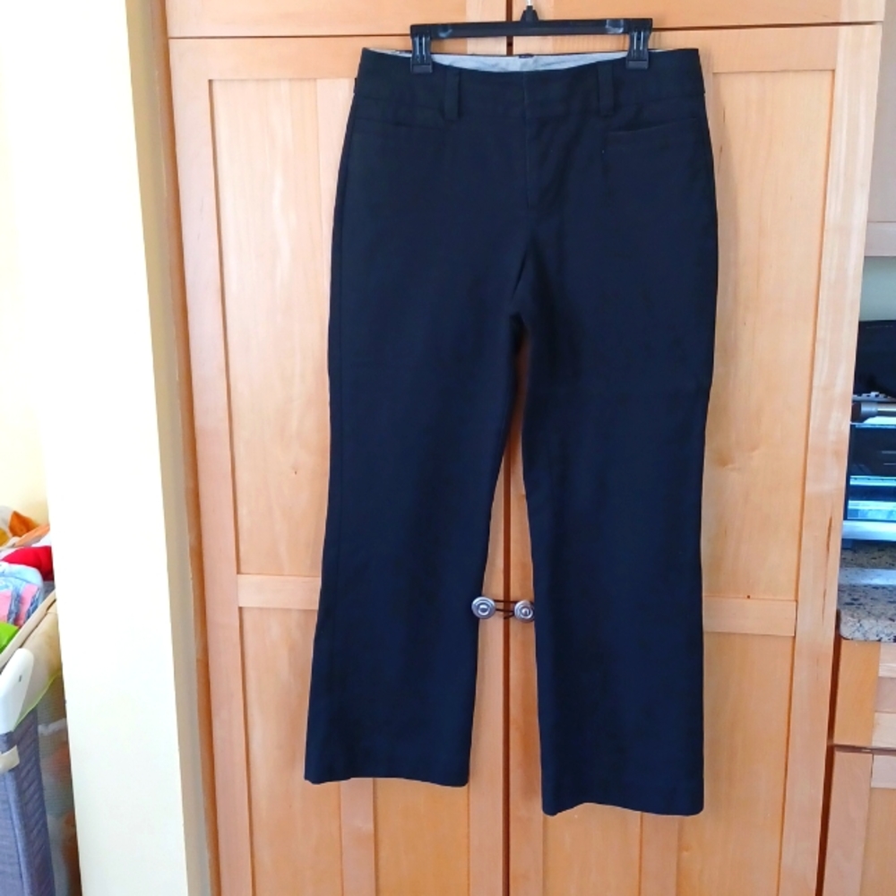 EUC Black GAP size 12 long curvy women's khaki pants